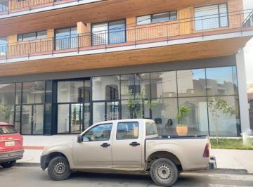 Local comercial · 115m² · 1 Estacionamiento · Exclusivo Local Comercial en Venta 115 M²c en El Centro de Cuenca