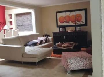 Casa · 220m² · 3 Habitaciones · 2 Estacionamientos · Casas en Venta en Cumbaya – Urb. La Catolica