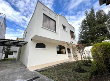 Casa de 4 habitaciones, Quito · Casa de Venta Urb. El Condado 292 m 4 Dorm. $260.000