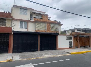 Casa de 3 habitaciones, Quito · Casa Venta Jipijapa Sector Comercial Ideal Para Negocios
