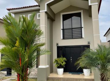 Casa de 4 habitaciones, Guayaquil · Casa en Venta, Ciudad Celeste - Etapa Arboleda