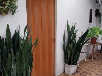 Casa de 6 habitaciones, Guayaquil · Venta Casa y Terreno Miraflores