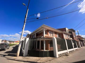 Casa de 4 habitaciones, Cuenca · Casa de Venta en Cuenca Rentera Sector Baños