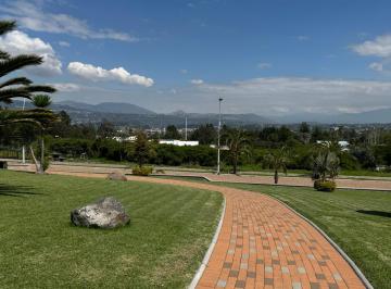 Terreno / Lote , Quito · Vendo Terreno de Oportunidad en Urbanización de Lujo 1000 m². La Cerámica - Tumbaco
