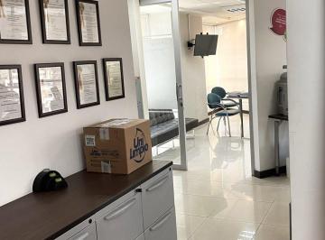 Oficina comercial de 4 habitaciones, Quito · Renta Oficina Full Equipada Ideal Servicios Contables, Legales 12 Puestos