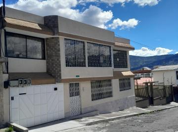Casa de 12 habitaciones, Quito · Vendo Casa Rentera Independiente, Centro Sur - Este de Quito, Sector Luluncoto