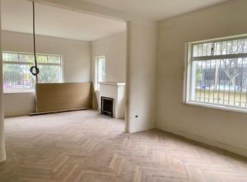 Local comercial · 300m² · 4 Estacionamientos · Vs Cordero y 6 de Diciembre, Rento Casa Comercial 300 m² y 100 m² de Jardin
