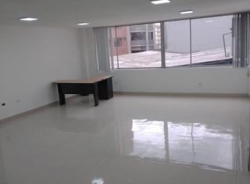 Oficina comercial de 1 habitación, Quito · Se Renta Oficina 57 m², 1 Baño, Porcelanato, 1 Parqueo Sector Swissö y Wtc