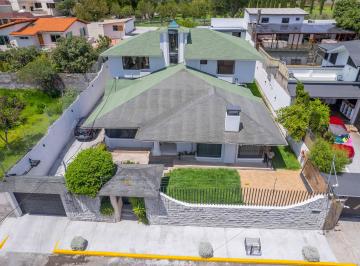 Casa de 5 habitaciones, Quito · Casa en Venta en La Armenia 1 con 760 m