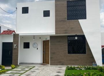Casa de 3 habitaciones, Guayaquil · Venta de Casa en Urbanización Oporto