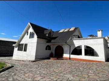 Casa de 4 habitaciones, Quito · Se Vende Casa con Terreno Para Empresa o Vivienda en Sta Rita de Chillogallo