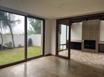 Departamento · 218m² · 3 Habitaciones · 2 Estacionamientos · Departamento de Arriendo Cumbaya Sector Site Center P. B.