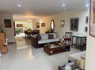 Casa de 4 habitaciones, Cuenca · Casa en Venta, Sector Av Loja, 4 Habitaciones Más Salón de Juegos
