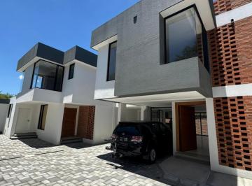 Casa · 161ha · 3 Habitaciones · 2 Estacionamientos · Vendo Casas por Estrenar, 3 Habitaciones, Sector Santa Rosa de Nayón
