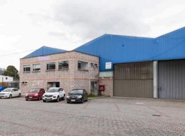 Bodega-Galpón · 1732m² · 12 Estacionamientos · Renta Galpon en Zona Industrial en Calderon Inf. Cbr Carla del Pino