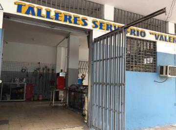 Local comercial · 73m² · 1 Estacionamiento · Venta de Local Comercial Esquinero Centro Sur