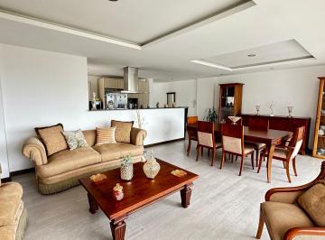 Departamento de 3 habitaciones, Quito · Vendo Departamento con Balcón - Urb. Lomas de Monteserrín - Norte de Quito
