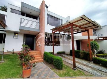Casa de 3 habitaciones, Quito · Casa en Alquiler 213 m² en Urb. Rumihuasi - Tumbaco