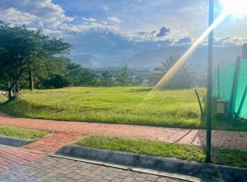 Terreno / Lote · 1215m² · Terreno de Venta en Urbanización La Quinta, Cumbayá