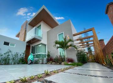Casa de 5 habitaciones, Santa Elena · En Venta Moderna y Lujosa Casa en Proyecto Ventura Resort, Olon