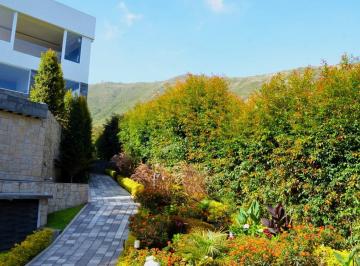 Casa de 3 habitaciones, Quito · Se Vende Casa Nueva, 700 m², Pachosalas, 1468 m² Terreno, de Lujo, Tumbaco