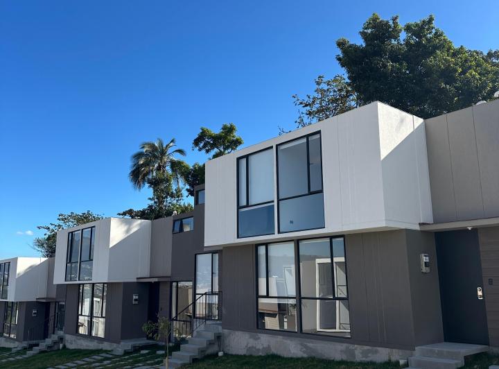 Proyecto horizontal , Quito · Vivah | Casas de Entrega Inmediata en Tumbaco, Ruta Viva - Sector La Morita