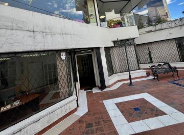 Oficina comercial de 2 habitaciones, Quito · Oficina con Espacios Amplios 4 Parqueos Calle Granda Centeno