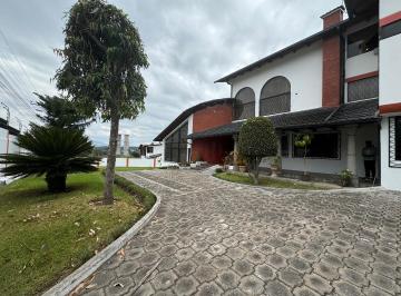 Local comercial de 12 habitaciones, Quito · Propiedad Comercial de Alquiler en Cumbayá