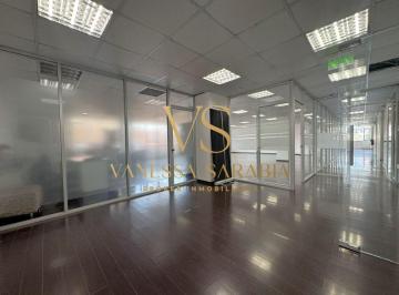 Oficina comercial , Quito · Se Renta Amplia y Funcional Oficina Sector La Colón, Centro Norte de Quito