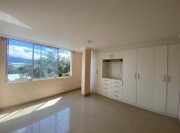 Departamento de 3 habitaciones, Quito · Departamento de 3 Dorm. de Venta en Calderon