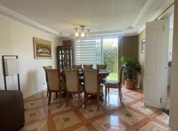Casa de 4 habitaciones, Quito · Mastodontes Vendo Casa 4 Dorm. 222 m²