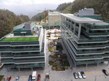Oficina comercial · 424m² · 8 Estacionamientos · Alquiler Oficina en Centro Norte de Quito