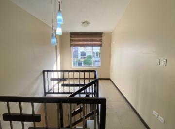 Casa de 3 habitaciones, Quito · Se Vende Linda Casa de 3 Dorm. con Patio y Terraza en El Condado