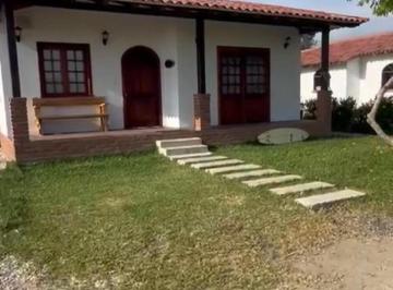 Casa · 136m² · 3 Habitaciones · 2 Estacionamientos · Casa Frente Al Mar en Puerto López