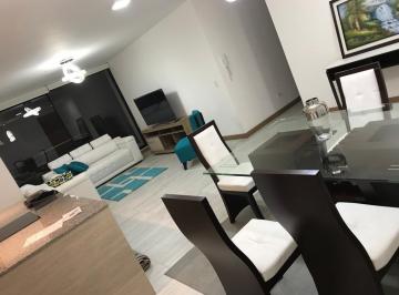 Departamento de 3 habitaciones, Quito · Arriendo Departamento Amoblado de Tres Habitaciones con Balcón.