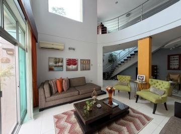 Casa de 3 habitaciones, Guayaquil · En Venta Casa de 2 Pisos en Urb. Portofino, Via a La Costa L. Torres