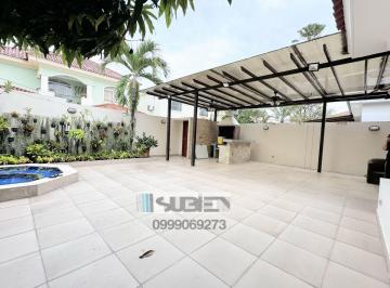 Casa de 4 habitaciones, Guayaquil · Vendo Casa Km 7,5 Vía Samborondon 4 Dorm. Completos Jacuzzi Terraza