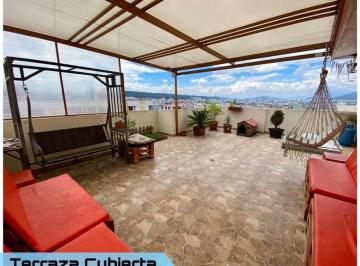 Casa · 220m² · 4 Habitaciones · 2 Estacionamientos · Casa Venta San Isidro de El Inca Dentro de Conjunto