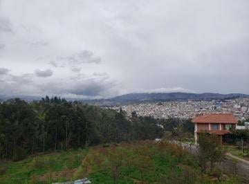 Terreno / Lote · 234m² · 7 Habitaciones · 4 Estacionamientos · Terreno con Casa Rentera de Dos Departamentos y Suite en Venta. Pinllo Ambato