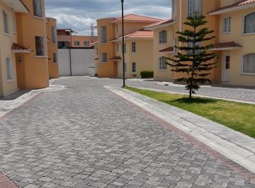 Casa de 4 habitaciones, Quito · Casa en Venta en Tumbaco Frente Al Banco del Pichincha