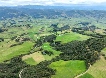 Hacienda-Quinta , Cuenca · Hacienda en Venta en Tarqui, Cuenca, Azuay - 64,8 Ha - Hacienda Ganadera