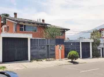Casa de 6 habitaciones, Quito · Venta Terreno Batán – 354 m², 4 Pisos, Uso Múltiple | Junto C. C. Olímpico