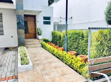 Casa de 3 habitaciones, Quito · Casa en Venta, Cumbaya