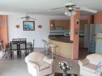 Departamento · 139m² · 2 Habitaciones · 2 Estacionamientos · Vendo Departamento Muy Amplio Tonsupa 139 m. Negociable a Una Cuadra Playa $