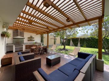 Casa de 3 habitaciones, Quito · Casa con Amplios Espacios y Jardín Privado