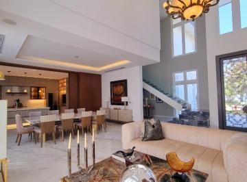 Casa de 4 habitaciones, Guayaquil · Venta. Aires del Batan. Hermosa Propiedad. Vista Al Lago. 4 Habitaciones
