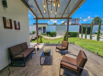 Casa de 3 habitaciones, Quito · Venta de Casa de Lujo en El Sector de Checa
