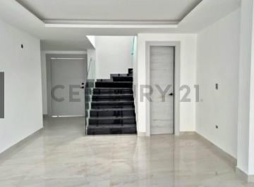Casa · 150m² · 3 Habitaciones · 1 Estacionamiento · Venta Casa de Estreno con Jacuzzi en Urb. Mallorca Village V. Bah