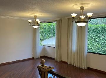 Casa de 4 habitaciones, Quito · Casa de Renta o Venta Amplia E Iluminada en Urbanización Segura Las Bromelias