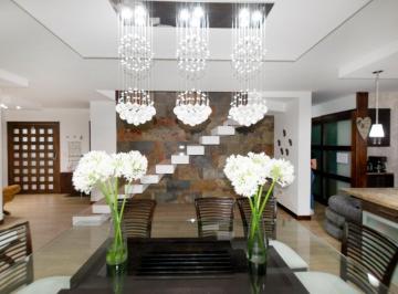 Casa · 375m² · 5 Habitaciones · 4 Estacionamientos · Venta Dos Casas en Tanda